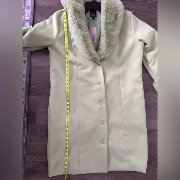 NWT Wild Fable Women's SZL mint green coat w/faux fur collar and sleeves. - Picture 6 of 8
